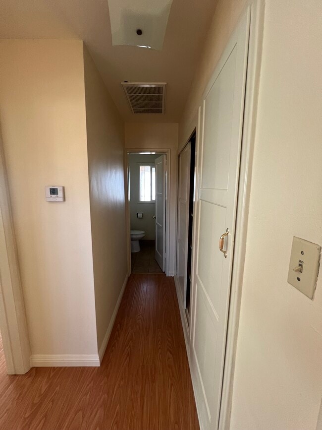 Building Photo - 5264 Cahuenga Blvd