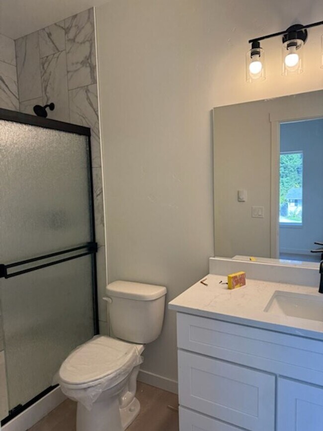 Building Photo - Duplex in CDA !