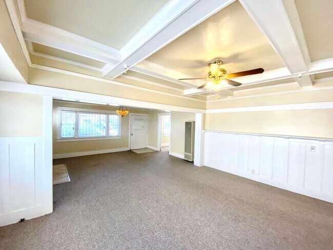 Building Photo - 1513 W 45th St