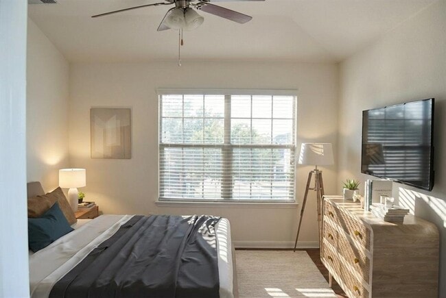 Building Photo - 9201 Brodie Ln