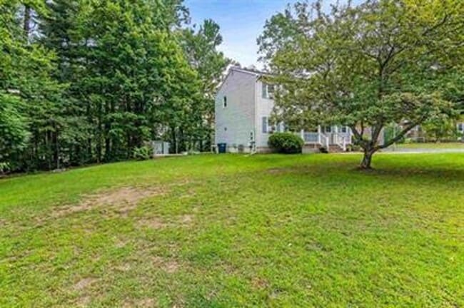 Building Photo - 56 Morellen Ln