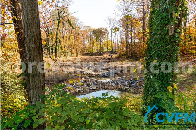 Building Photo - 951 Fall Ridge Way