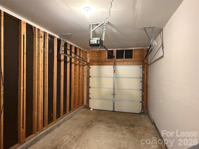 Building Photo - 3319 Mannington Dr