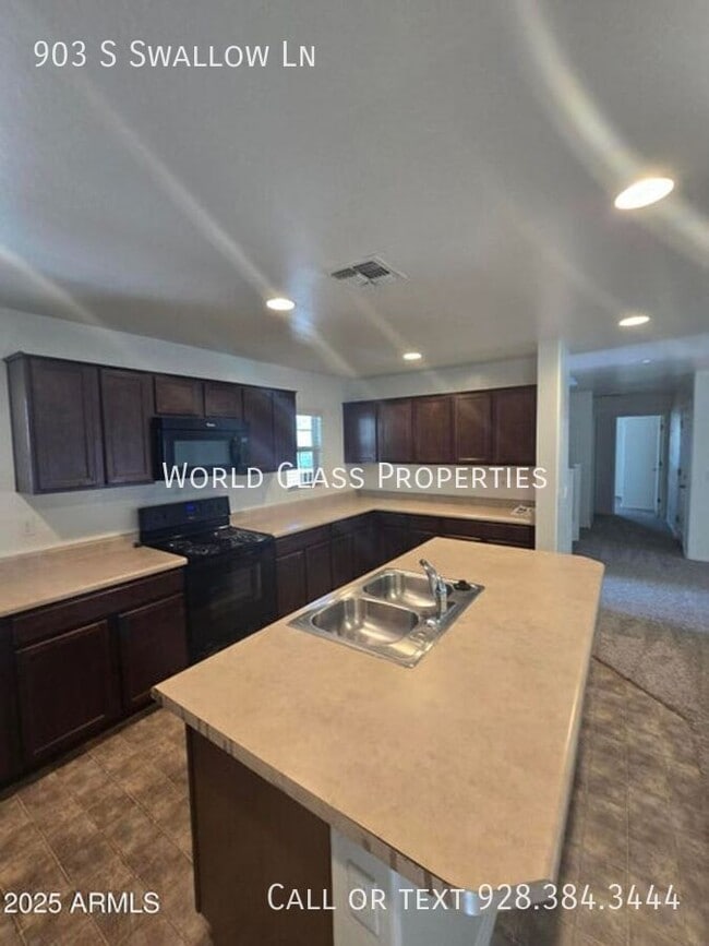 Building Photo - 903 S Swallow Ln