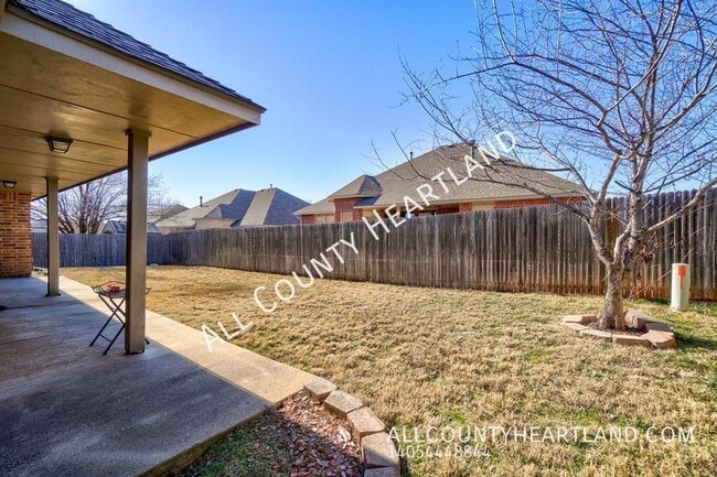Building Photo - 17025 Canyonwood Ln