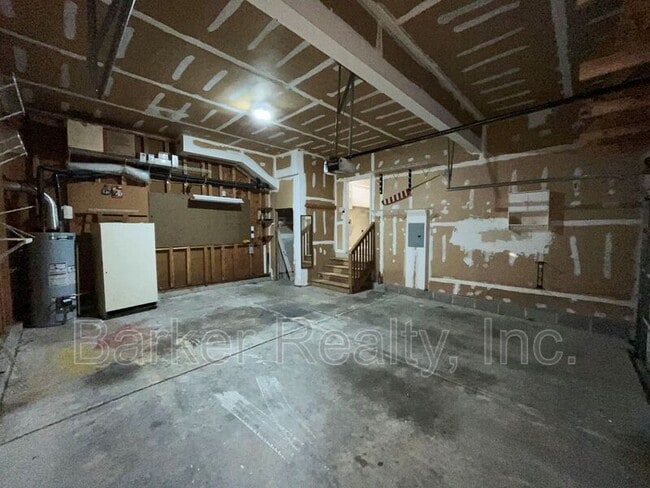 Building Photo - 2312 Colony Woods Dr