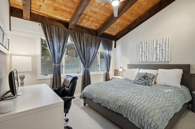 Building Photo - Elevated Olympic Valley Two-Bedroom Condo
