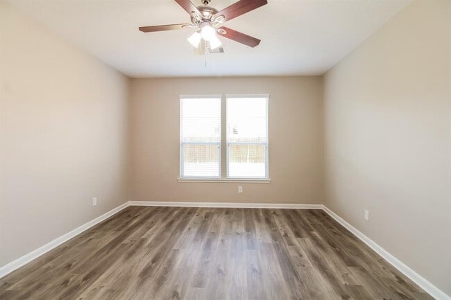 Building Photo - 4518 Mallory Creek Dr