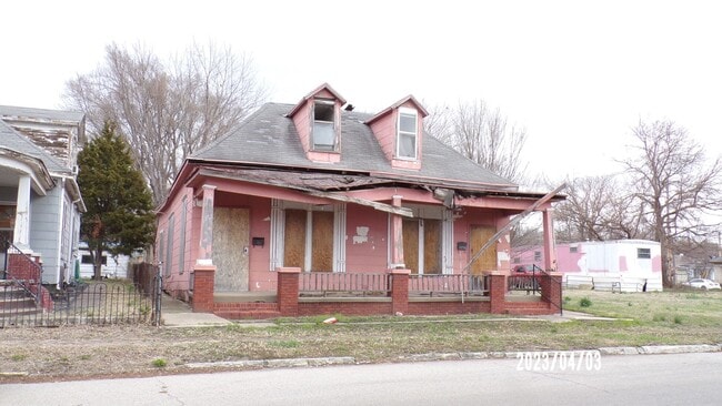 Building Photo - OWNER Finance Home with 10% DOWN