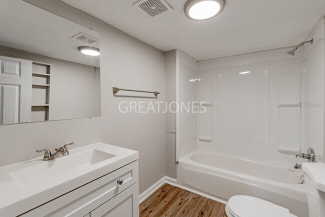 Building Photo - REDUCED! - NOW OFFERING HALF MONTH FREE OF...