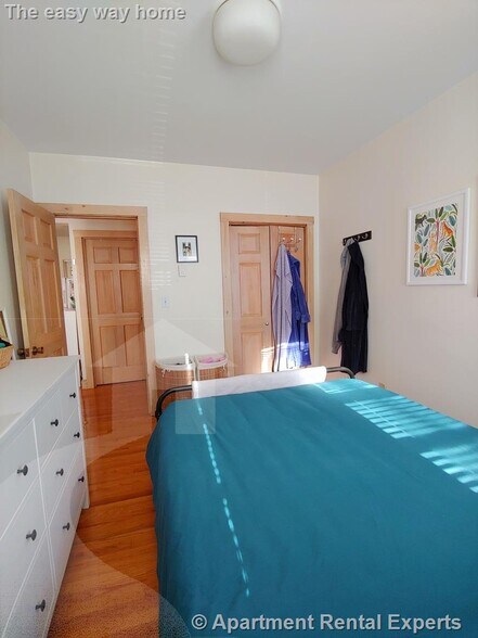 Building Photo - 43 Ivaloo St