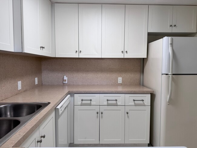 Kitchen - 12625 SW 91st St