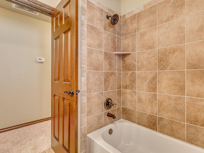 Building Photo - Highly Sought After Stonebridge Addition + Home with In-ground Pool & Shelter + Great Location!!