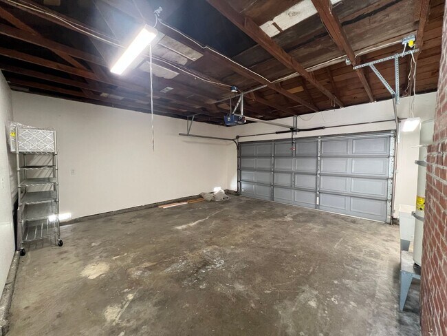 Building Photo - Single Story 3 bedroom In Cute Treelined Vallejo Neighborhood