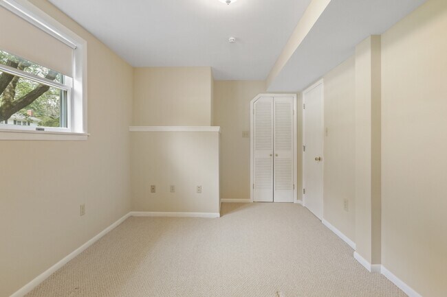 Building Photo - 2527 Swift Run St