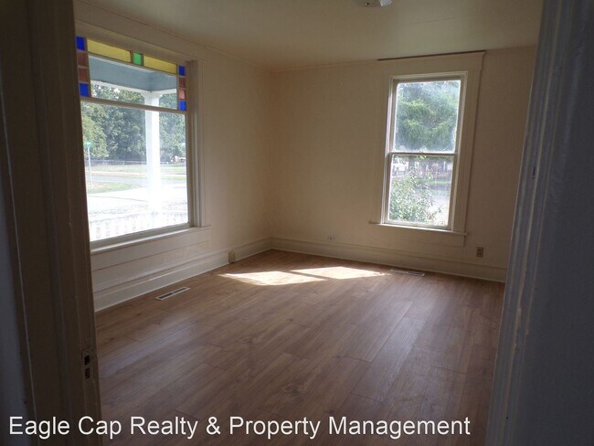 Building Photo - 3 br, 1.5 bath House - 164 E Delta