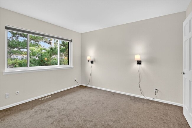 Building Photo - 770 Quince Cir