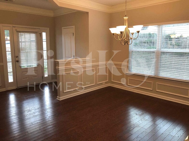 Building Photo - 194 Eastridge Way