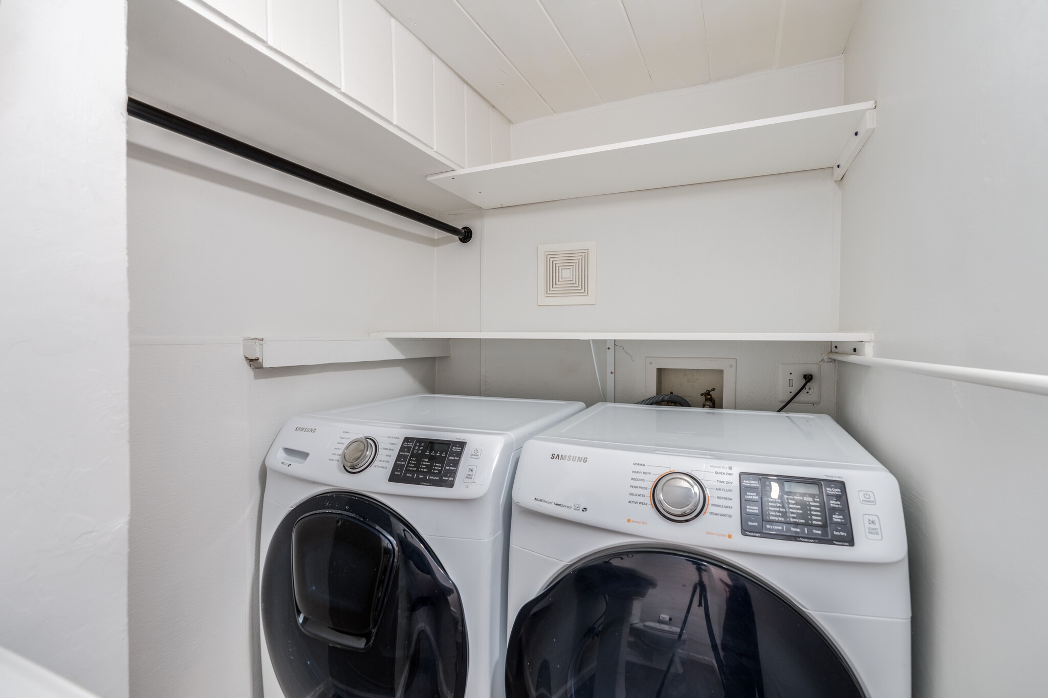 Building Photo - 1132 E Florita St