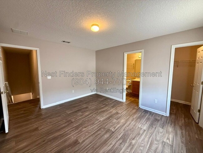 Building Photo - 518 Scrub Jay Dr