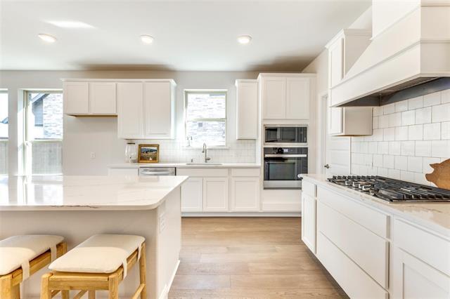 Building Photo - 16566 Tablerock Dr