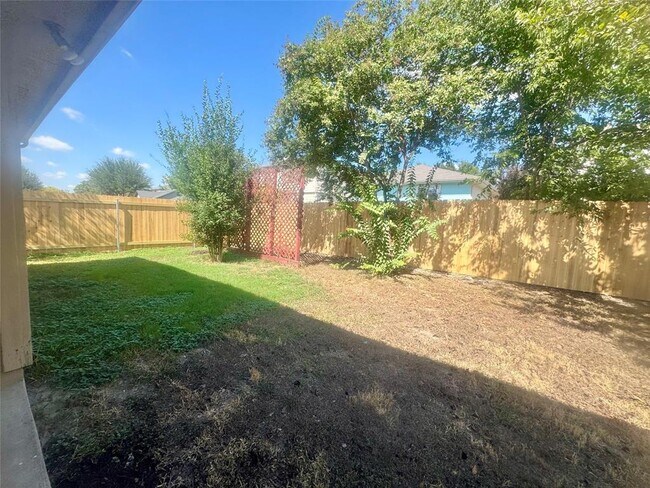 Building Photo - 5648 Brougham Way