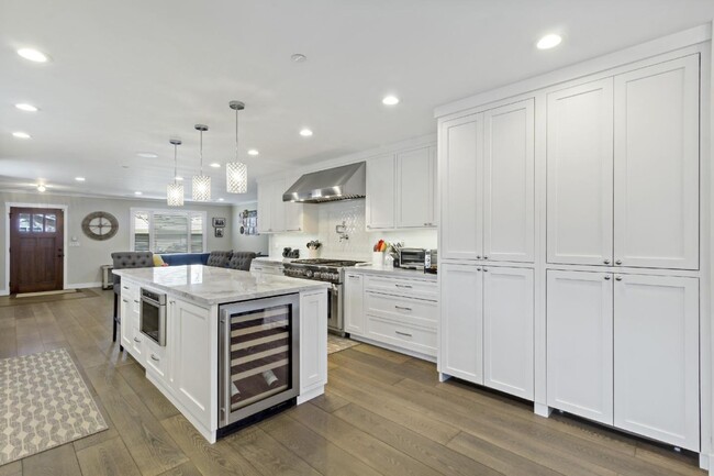 Building Photo - 462 E McKinley Ave