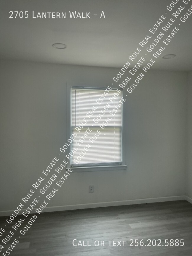 Building Photo - 2705 Lantern Walk SE