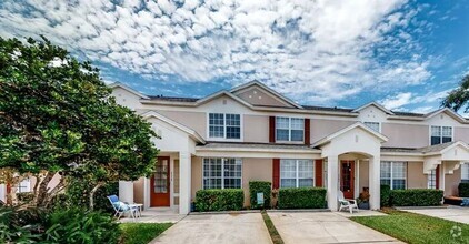 Building Photo - Large 3 bedrooms 3 Baths with a private pool
