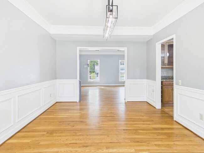 Building Photo - 6118 Walnut Landing Way