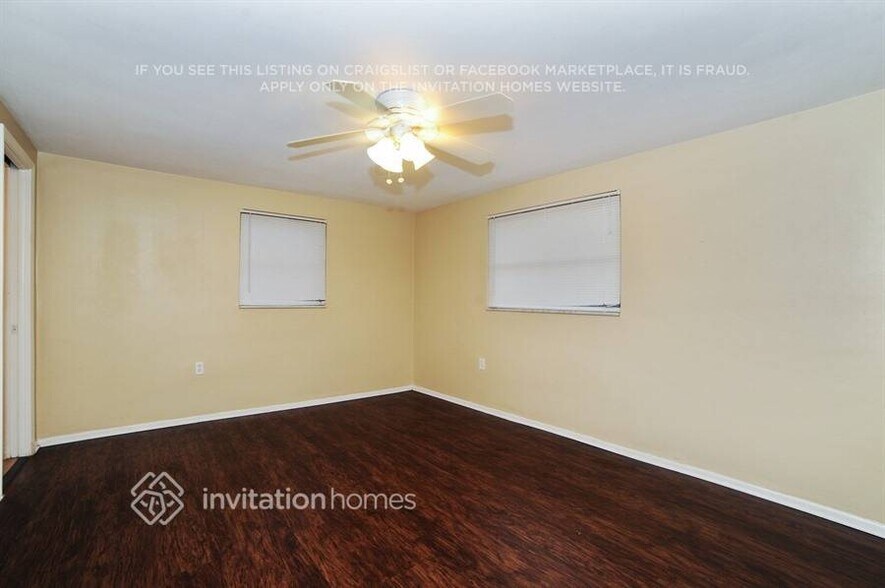 Building Photo - 3041 Holiday Lake Dr