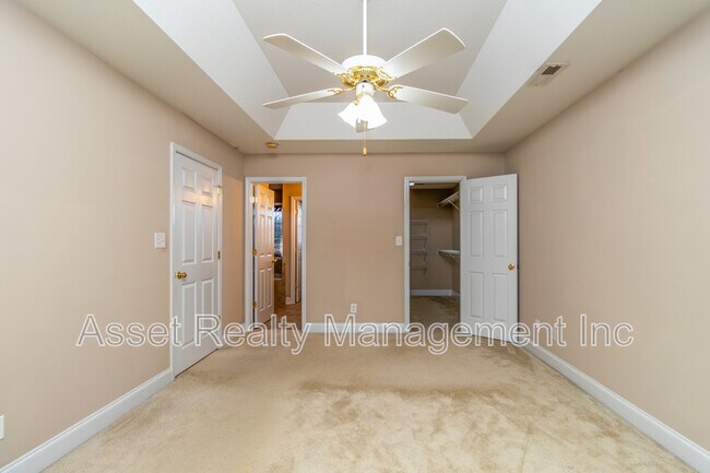 Building Photo - 8334 Bay Gardens Ln