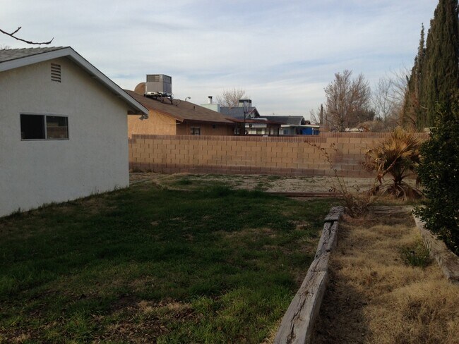 Building Photo - Beautiful 3 bedroom home in Lancaster