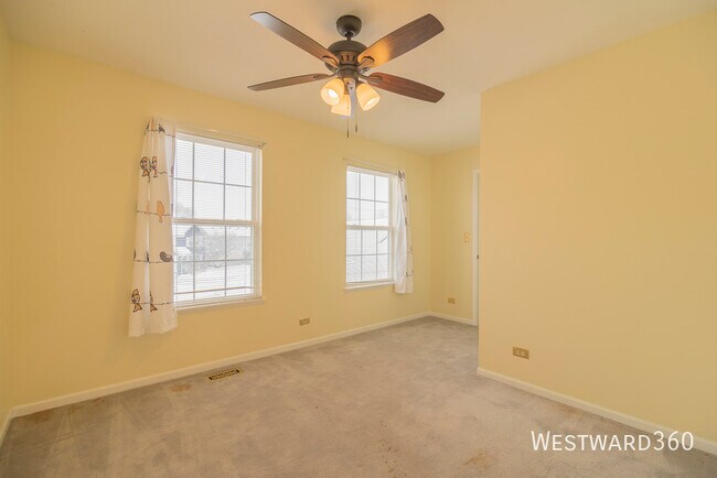 Building Photo - 164 Forestview Ct