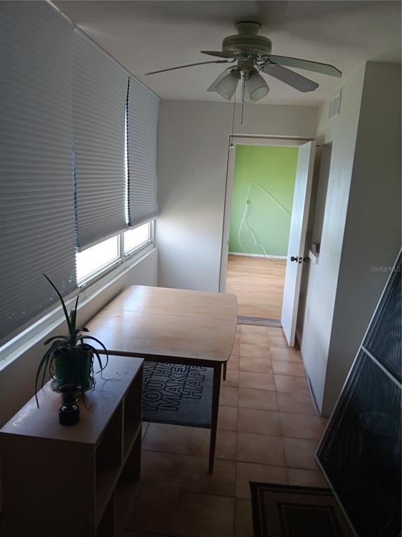 Building Photo - 4775 Cove Cir