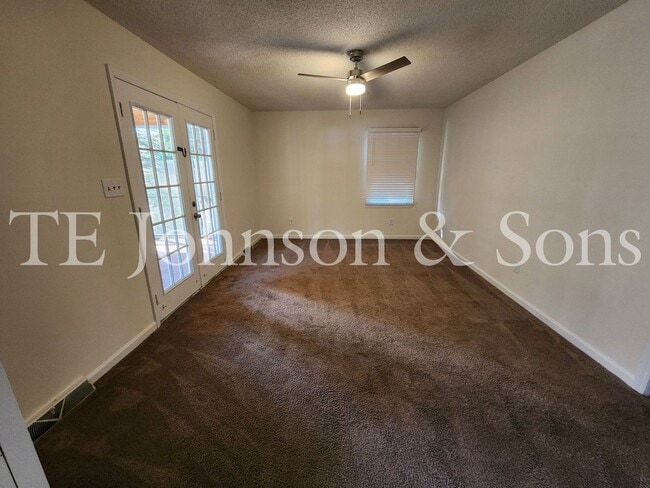 Building Photo - Charming 3-Bedroom Home with Rocking Chair...