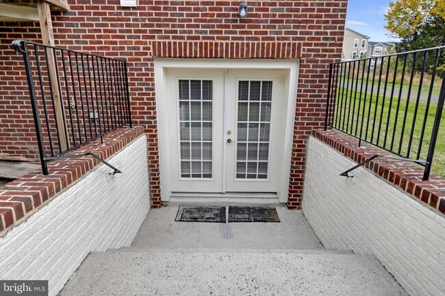 Building Photo - 22855 Oakgrove Rd