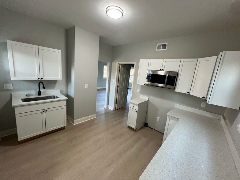 Building Photo - 4086 Montgomery St