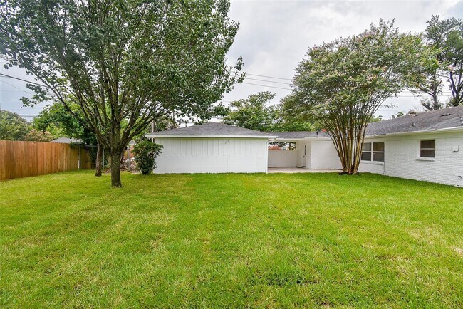 Building Photo - 4947 Cheena Dr