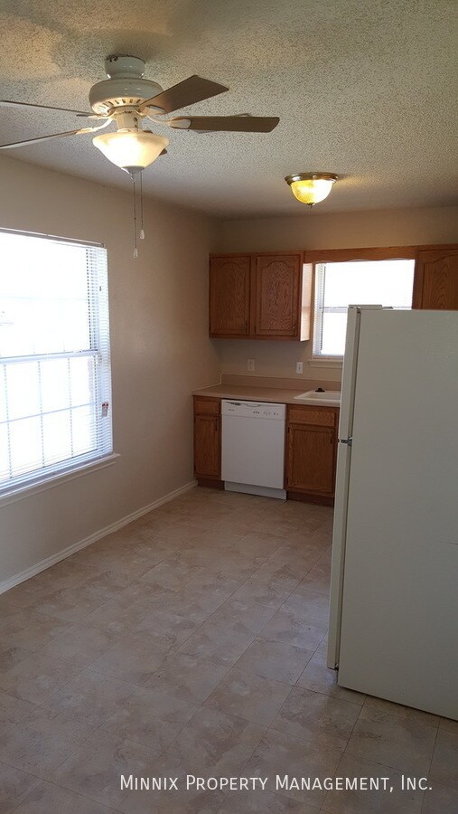 Building Photo - 2713 109th St