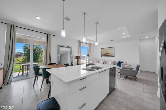 Building Photo - 6210 Forest Ct