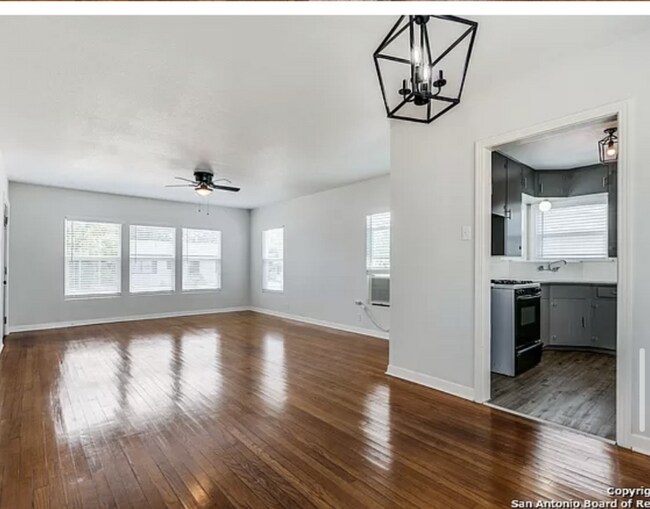 Building Photo - 229 Greer St