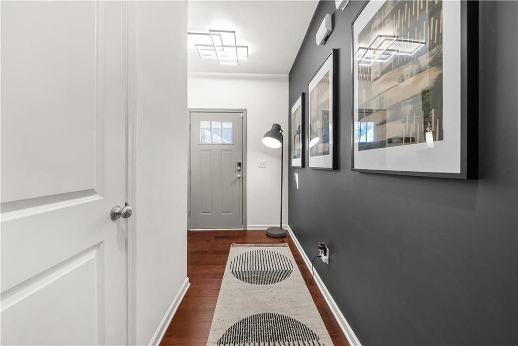 Building Photo - 580 Morrow Ln