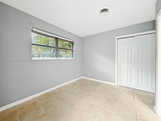 Building Photo - 6210 NE 21st Rd