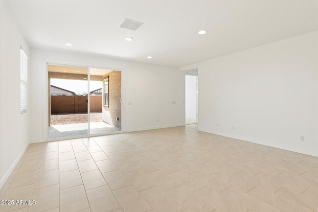 Building Photo - 16677 W Charlotte Dr