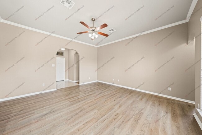 Building Photo - 513 Wedgwood Dr