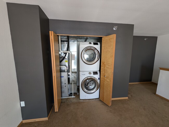 In-unit washer and dryer - 2121 S Kinnickinnic Ave