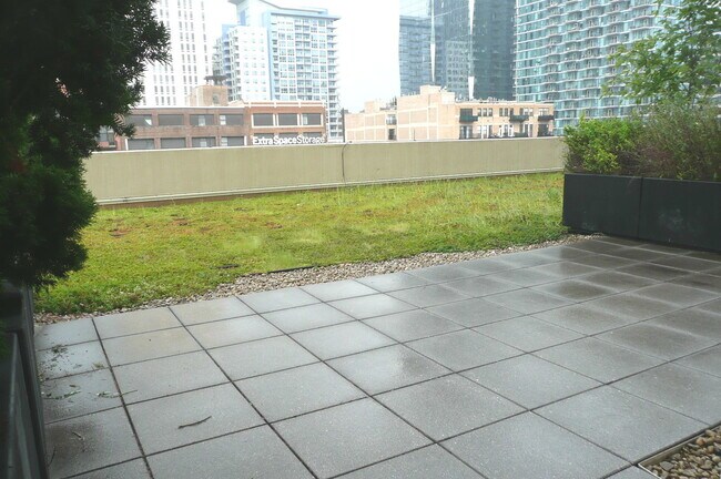 Building Photo - 1255 S State St