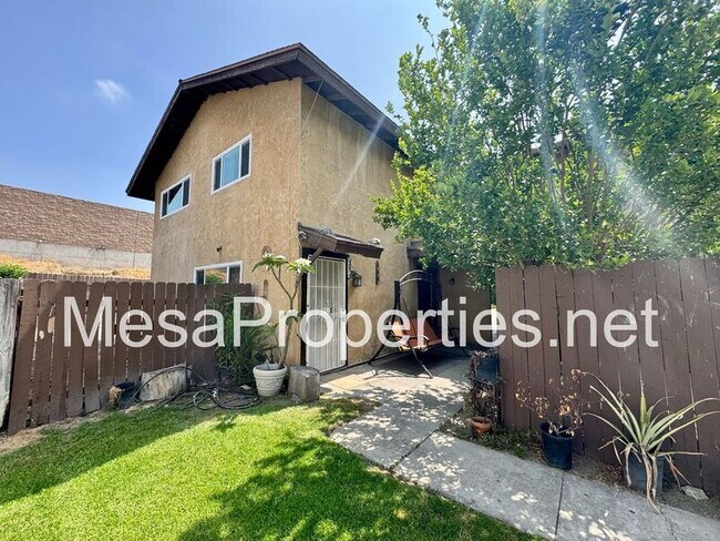 Primary Photo - 1749 E Fairfield Ct