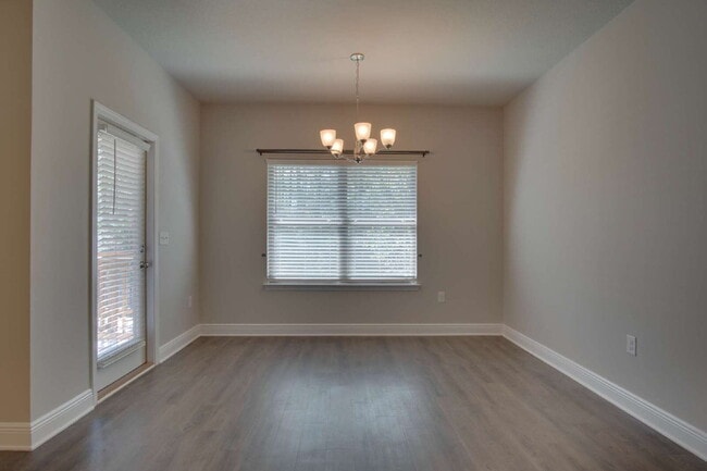 Building Photo - Spacious 3BR/2BA Home in Pace – Pet-Friend...